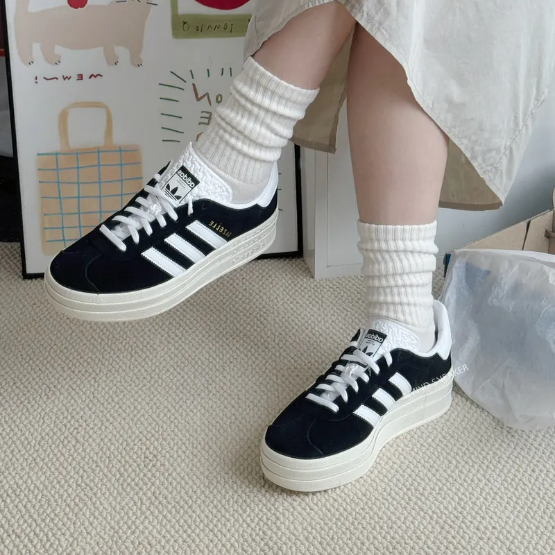 Кроссовки женские Adidas Gazelle Bold HQ6912
