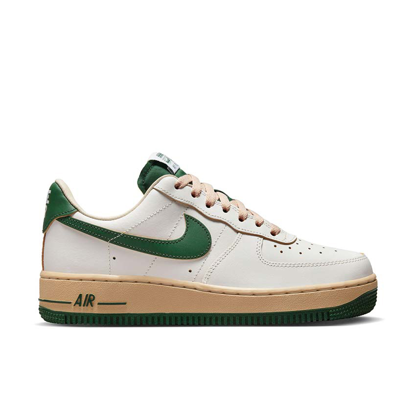 Кроссовки женские Nike Air Force 1 DZ4764-133