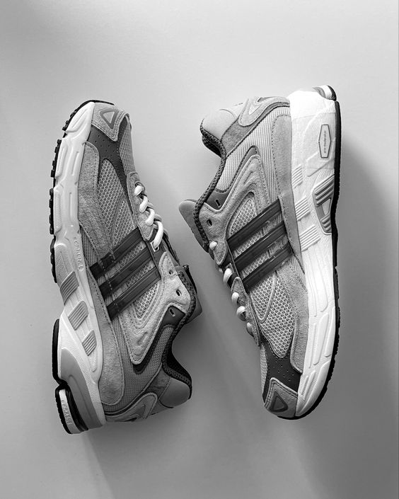 Кроссовки унисекс Adidas Response CL GZ1561