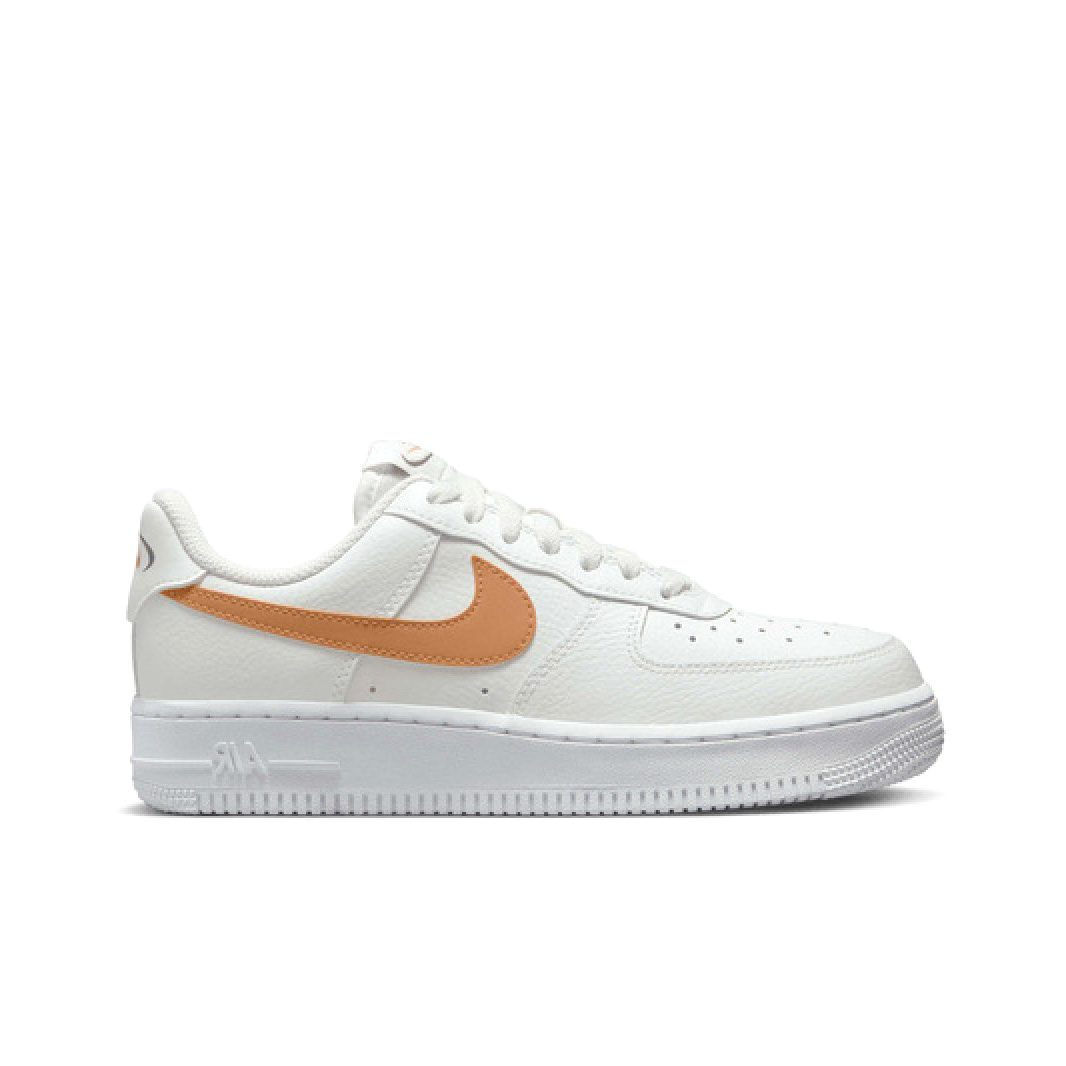 Кроссовки женские Nike Air Force 1 FQ2742-101