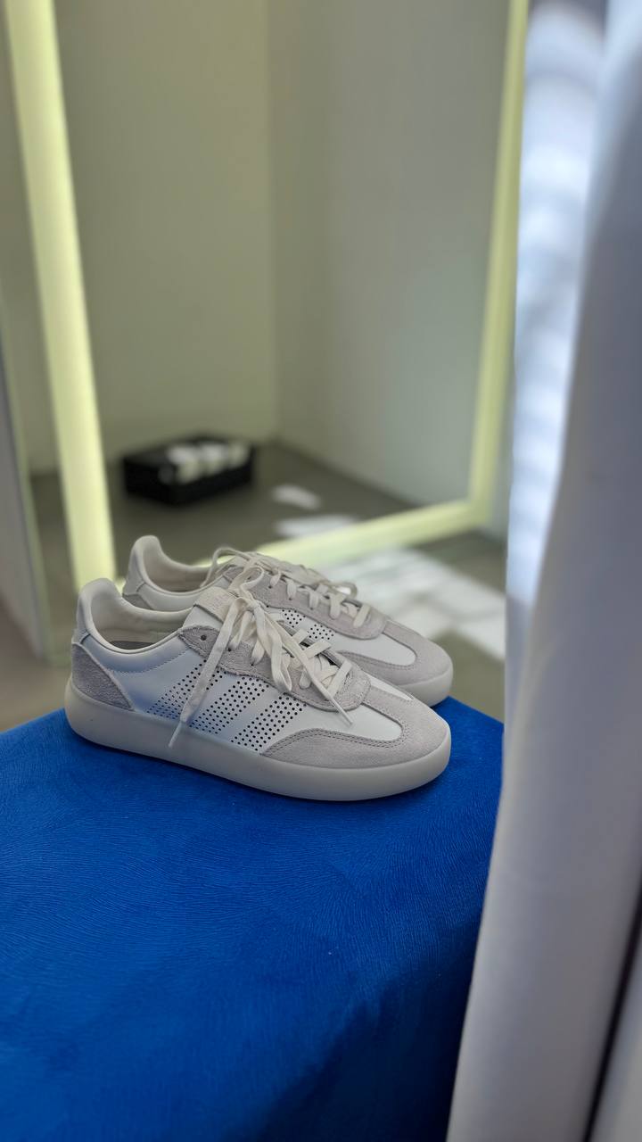 Кроссовки унисекс Adidas Barreda Decode JI2326