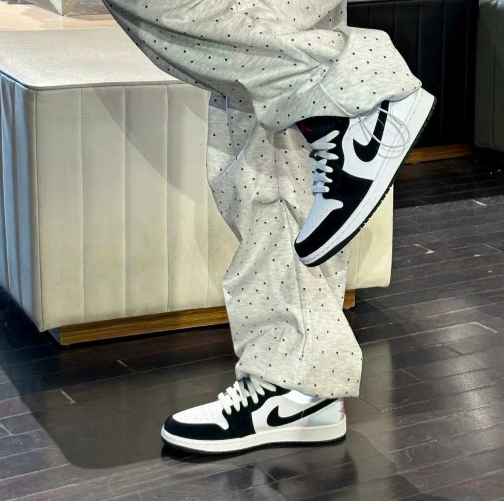 Кроссовки женские Nike Air Jordan 1 Low HF3188-106