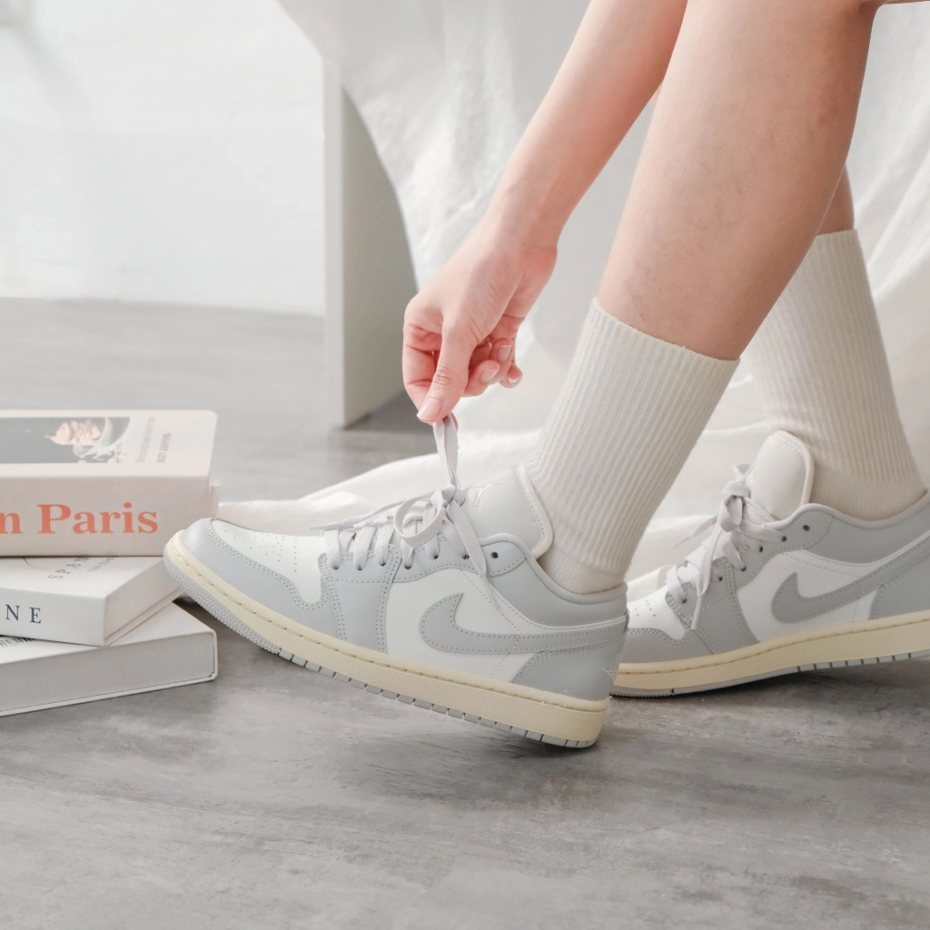 Кроссовки унисекс Nike Air Jordan 1 Low “Light Grey/Sail” DC0774-103