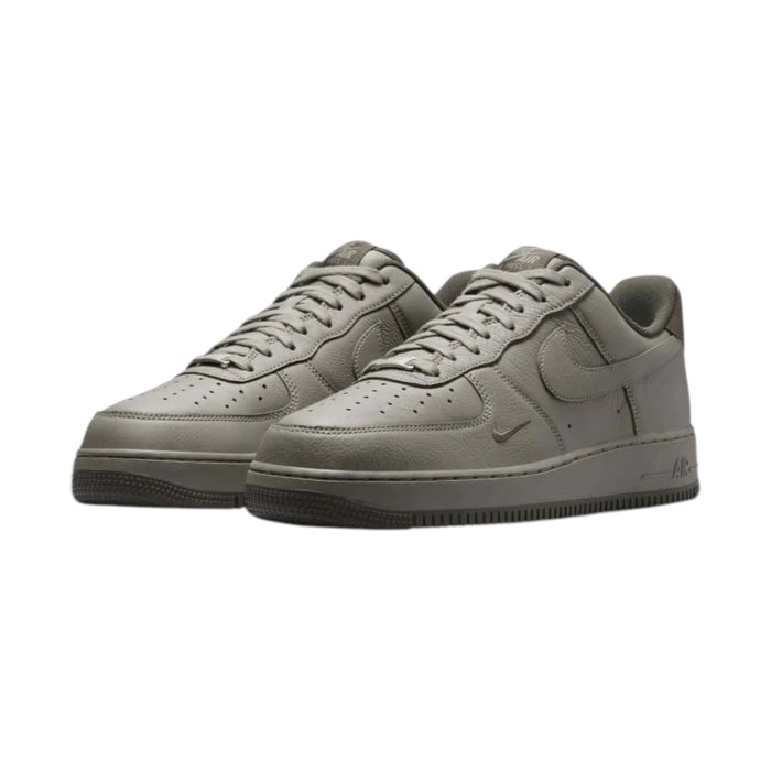 Кроссовки мужские Nike Air Force 1 Low '07 LV8 HM9483-300