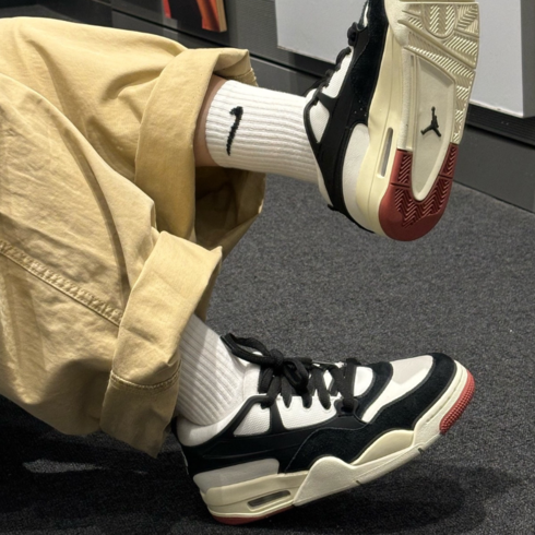 Кроссовки женские Nike Air Jordan 4 RM Canyon Rust FQ7938-100