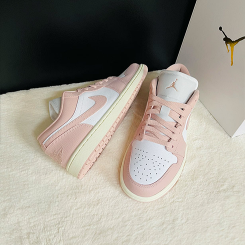 Кроссовки женские Nike Air Jordan 1 Low DC0774-162