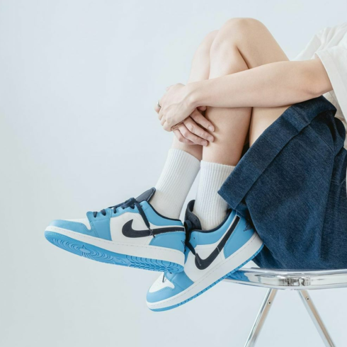 Кроссовки женские Nike Air Jordan 1 Low ‘UNC’ 553560-144
