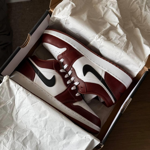 Кроссовки женские Nike Air Jordan 1 Low ‘Dark Pony’ HF3188-102