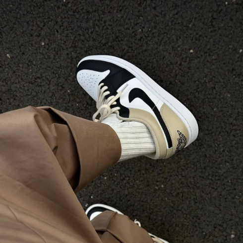 Кроссовки женские Nike Air Jordan 1 Low White Rattan Off-Noir 553560-153
