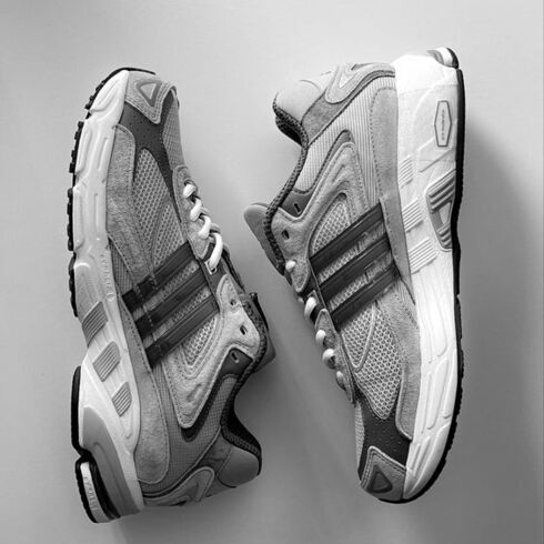 Кроссовки унисекс Adidas Response CL GZ1561